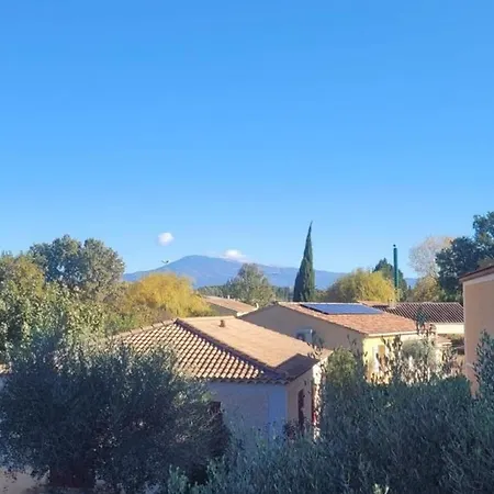 Maison Provencale Avec Piscine Partagee *
