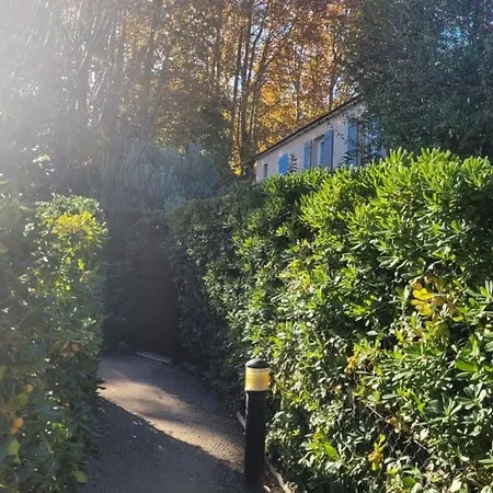 Maison Provencale Avec Piscine Partagee *