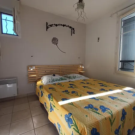 Maison Provencale Avec Piscine Partagee Holiday home *